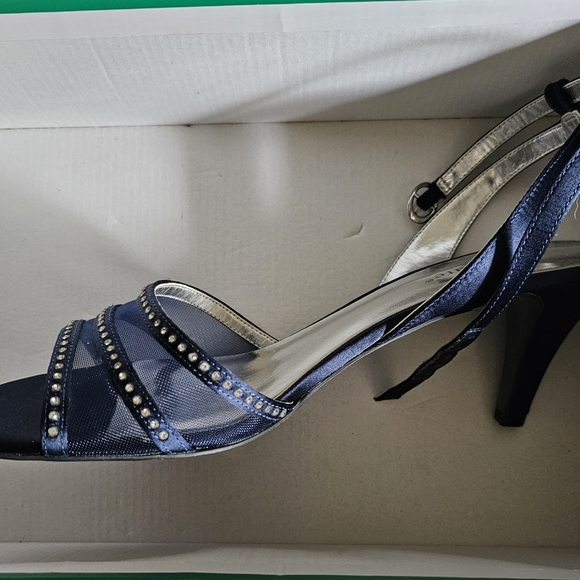 Shoes Navy Blue Satin with rhinestones size 11 - Picture 2 of 3